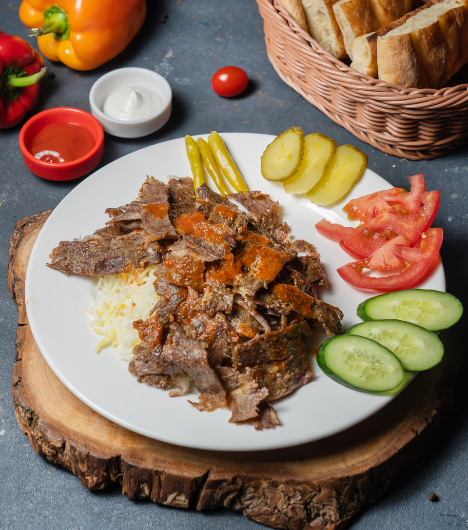 Mal Əti Ilə Plovüstü Dönər